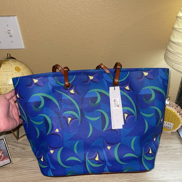 NWT Disney Dooney & Bourke Club 33 Le Salon Nouveau Tote - Picture 5 of 10